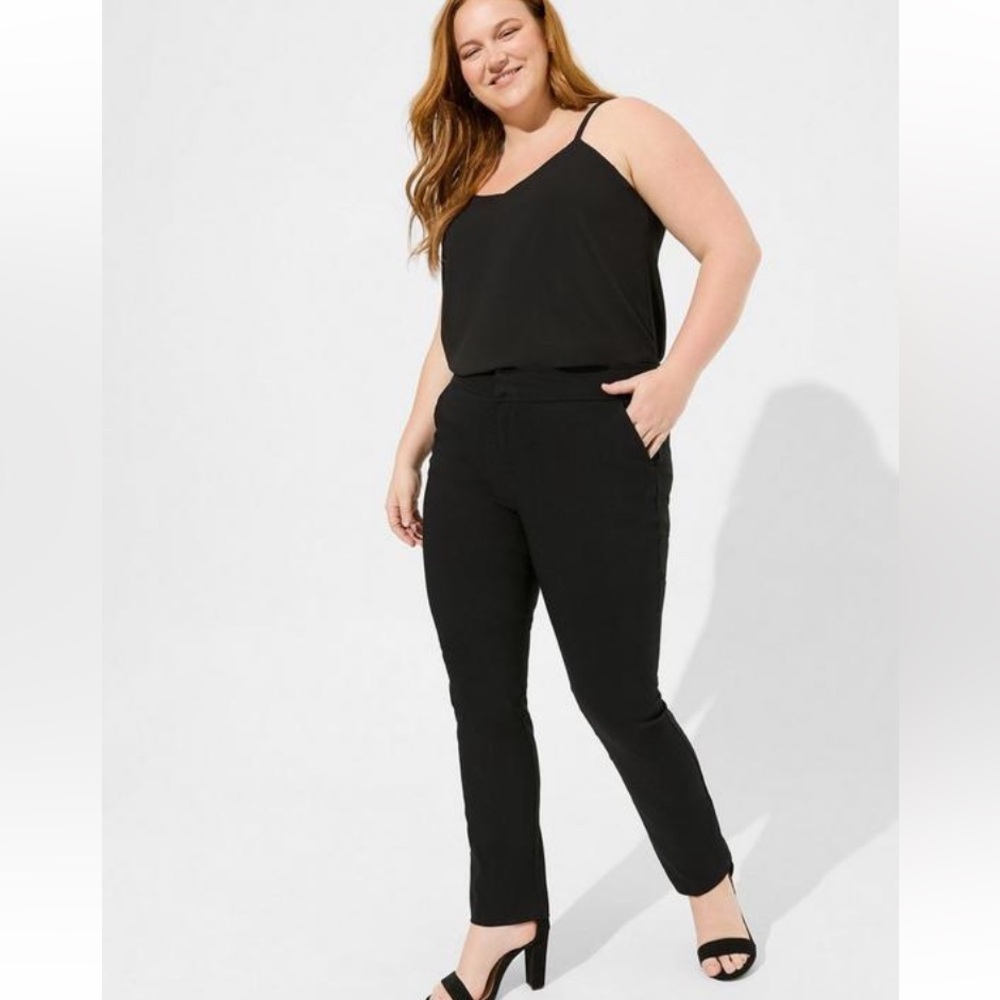 NWT Trouser Straight Deluxe Stretch Mid-Rise Pant (Torrid size 24s)